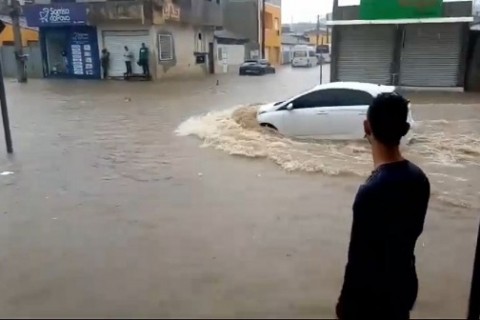 Sobe para 62 número de cidades afetadas pelas chuvas na Bahia