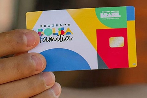 Pesquisa Datafolha diz que beneficiários do Bolsa Família chegam a gastar mais de R$ 100 por mês em apostas esportivas