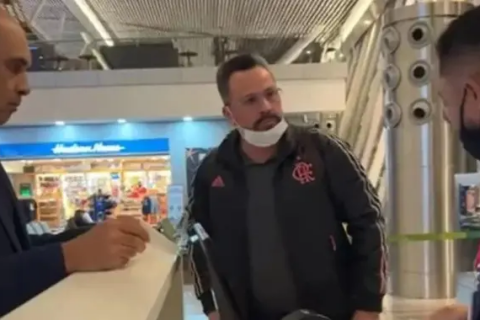 VÍDEO: Senador perde voo e faz barraco com funcionário em aeroporto