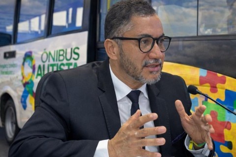 Vereador Neres Costa Luta por Transporte Acessível para Crianças com Autismo e Síndrome de Down em Jitaúna