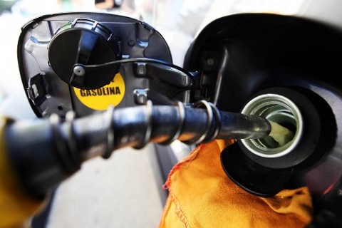 Refinaria na Bahia anuncia aumento de 13% no preço de venda da gasolina às distribuidoras