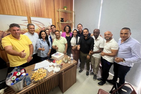 Patrick Lopes reúne prefeitos com Rui Costa em Ipiaú após entrevista na Ipiaú FM