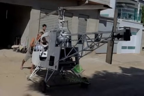 Baiano fabrica helicóptero em casa e promete voar em breve