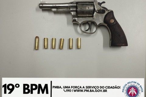 PM intercepta carro com bandidos armados na BA 547, um suspeito morreu no confronto