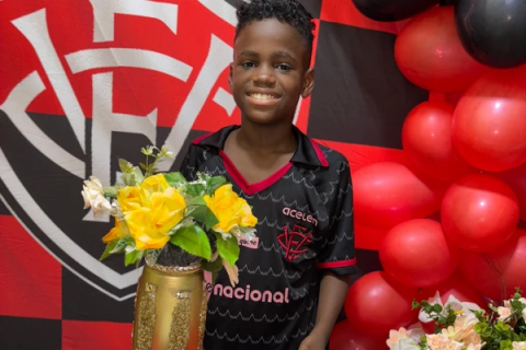 Garoto de 11 anos morre após sentir ‘forte dor no peito’ enquanto jogava bola com amigos