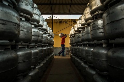 Gás de cozinha tem novo aumento na Bahia, anuncia Acelen