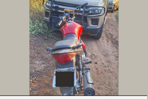 Moto roubada no início de agosto foi encontrada no matagal