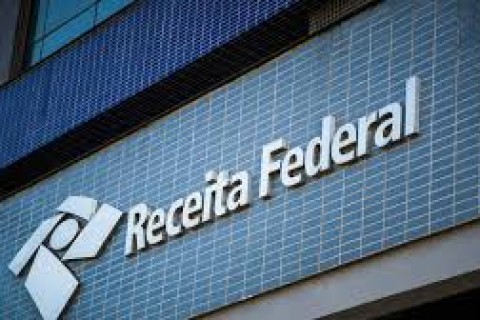 Receita Federal amplia cerco e mira movimentações em fintechs a partir de R$ 2 mil