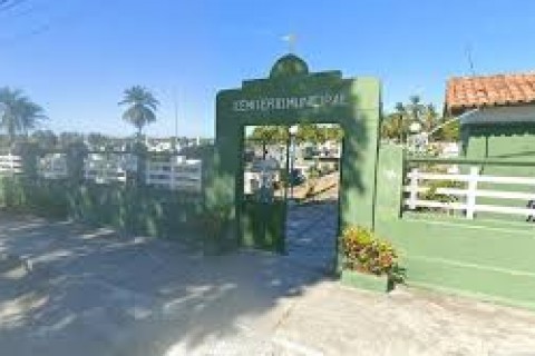 Mulher tenta matar coveiro dentro de cemitério no sul da Bahia