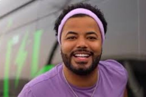 Polícia cumpre mandado contra influenciador Hytalo Santos por suspeita de exploração de menores