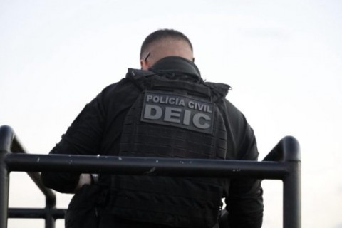 Turista paulista é presa em flagrante por injúria racial em Porto Seguro