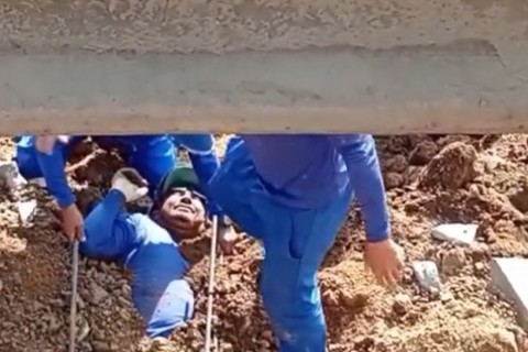 Queda de barranco em obra deixa operário ferido em Itabuna