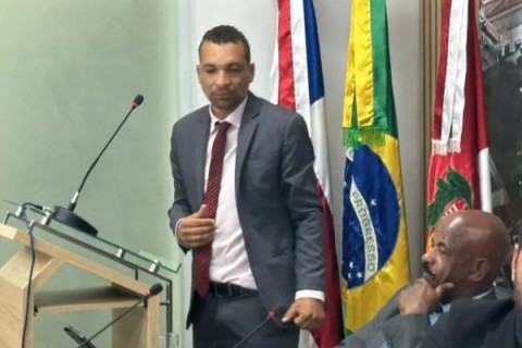 Câmara de Jaguaquara suspende mandato de vereador acusado de assédio contra servidora