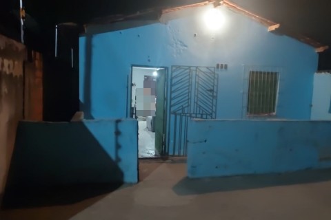 Casa alvejada com vários tiros durante a madrugada no bairro Mandacaru