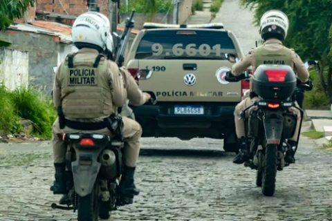 Confronto após denúncia de cárcere deixa três suspeitos mortos e policial ferido na Bahia