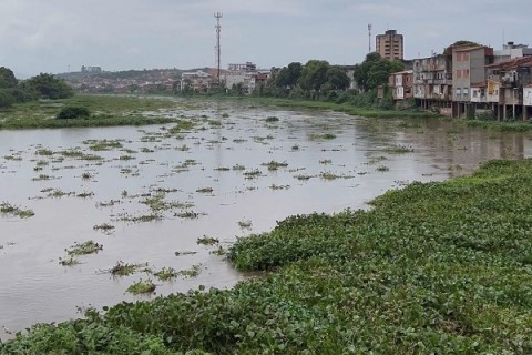 Problema na captação da Embasa no Rio de Contas interrompe abastecimento de água em Ipiaú