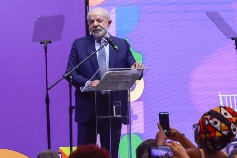 Lula sanciona Lei que amplia licença-maternidade para 120 dias