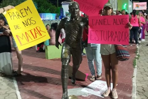 Prefeitura de Juazeiro confirma que vai retirar estátua em homenagem a Daniel Alves