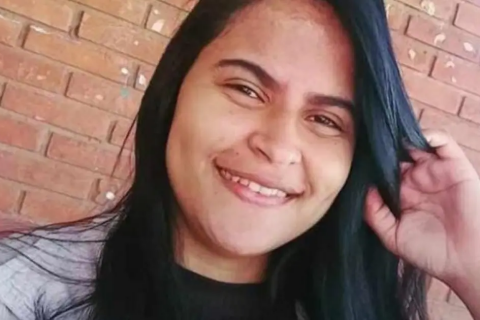 Jovem morre após ser atropelada por carro empurrado por amigos