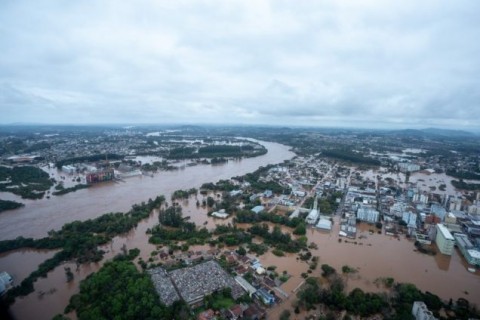 Sobe para 83 número de mortes no Rio Grande do Sul pelas fortes chuvas