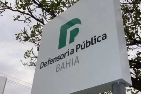 Defensores públicos da Bahia fazem ato para marcar início da greve