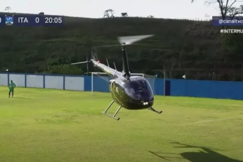 Para embarque de deputado, helicóptero pousa no gramado e interrompe partida do intermunicipal