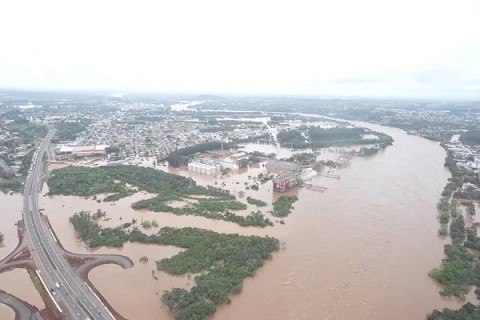 Ciclone causa enchentes e deixa mais de 20 mortos no Rio Grande do Sul e Santa Catarina