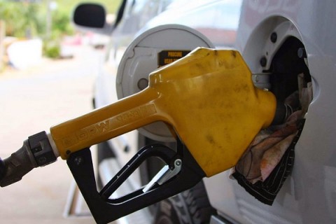 Preço da gasolina terá aumento de de 5,1% na Bahia, anuncia Acelen