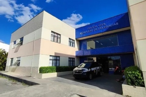 Inspetora da PRF é presa em flagrante suspeita de injúria racial contra capitão da PM na Bahia