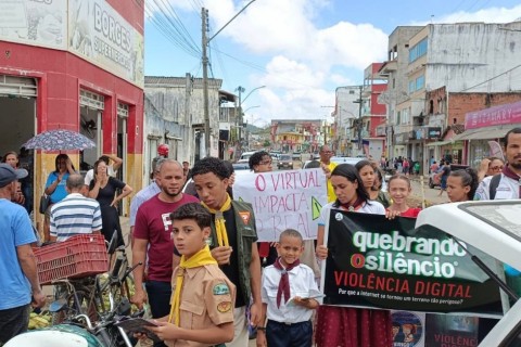 Igreja Adventista realiza caminhada da campanha “Quebrando o Silêncio” em Ubatã