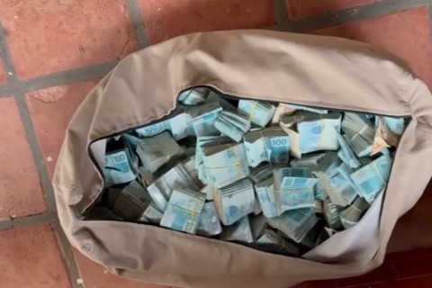 Jequié: Polícia Civil apreende R$ 1 milhão e armas em operação contra suspeitos de agiotagem e extorsão