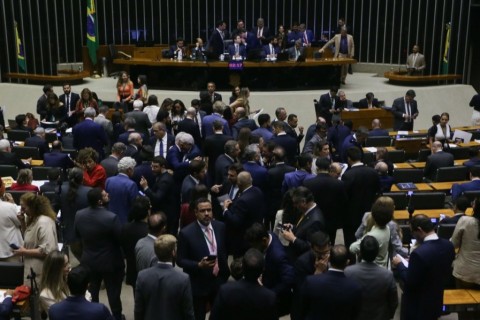 Câmara aprova isenção do Imposto de Renda para quem ganha até R$ 5 mil