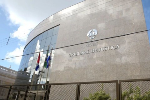 Homem preso por homicídio há 28 anos é absolvido após ‘vítima’ aparecer em audiência: ‘Só me mudei’