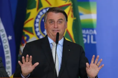 Bolsonaro chama Lula de jumento e ataca TSE: “Tudo é ataque"