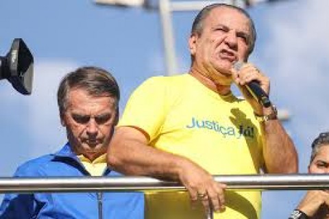 Bolsonaro pressiona por anistia em áudio enviado a Malafaia, revela investigação da PF