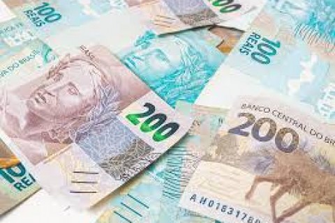 Adolescente é apreendido após ser flagrado recebendo pacote de dinheiro falso nos Correios na Bahia