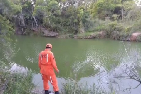 Eunápolis: Criança morre afogada após mergulhar em lagoa com o pai