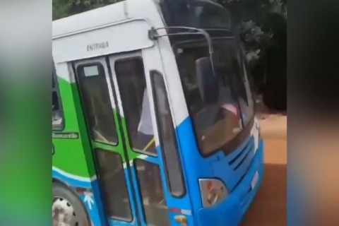 Vídeos mostram “Racha” entre ônibus escolar em Maraú