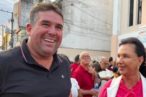 Deputado Estadual Patrick Lopes participa da procissão em homenagem a São Roque em Ipiaú, ao lado da Prefeita Maria