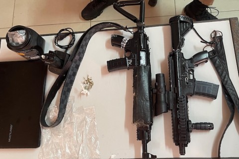 Ipiaú: Polícia Militar apreende simulacros de fuzil e prende suspeito na Lauro de Freitas