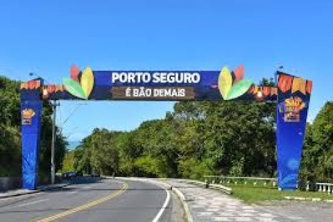 Destino turístico famoso da Bahia começa a cobrar taxa para veículos; valores chegam a R$ 90 por dia