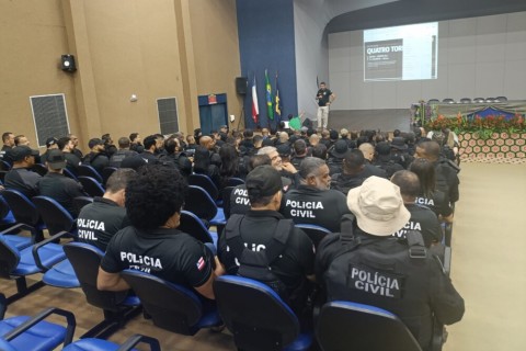 Polícia Civil cumpre mandados e bloqueia R$ 300 mi contra organização criminosa; PMs e advogado estão entre alvos