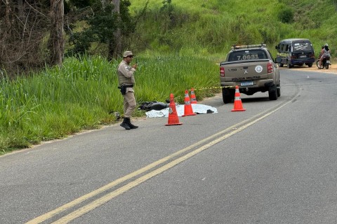 Ipiaú: Acidente entre moto e van deixa um morto e outro gravemente ferido na BA-650