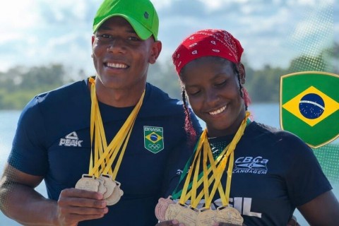 Ubatenses Gabriel e Lorrane embarcam para disputar Copa do Mundo de Canoagem na Hungria