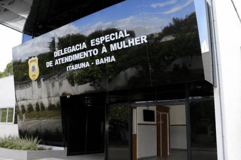 Suspeita de agredir professora é espancada após ter casa invadida em Itabuna