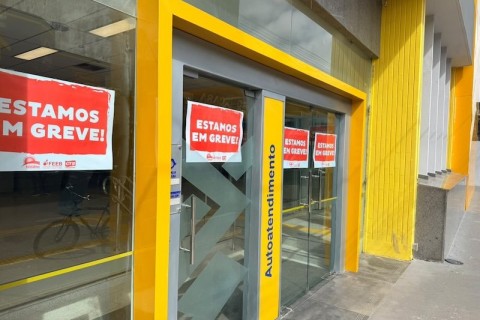 Funcionários do Banco do Brasil encerram greve na Bahia; Caixa continua em paralisação