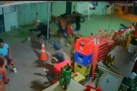 Polícia prende dois suspeitos de tentar matar quatro pessoas em bar de Ilhéus