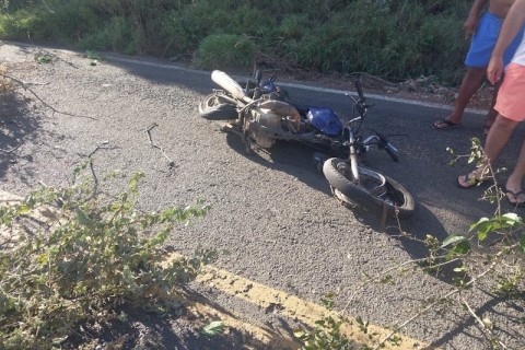 Motociclista morre em colisão frontal com carro na BR-330, na região de Jequié