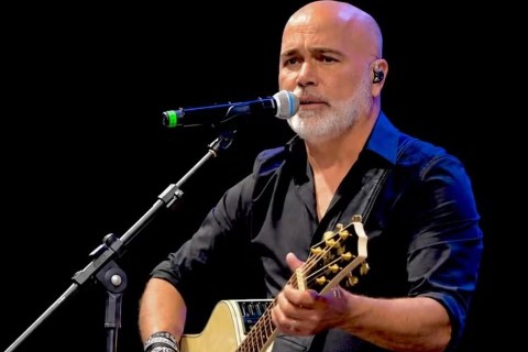 Helicóptero com cantor Rick, da dupla Rick & Renner, desaparece em Santa Catarina