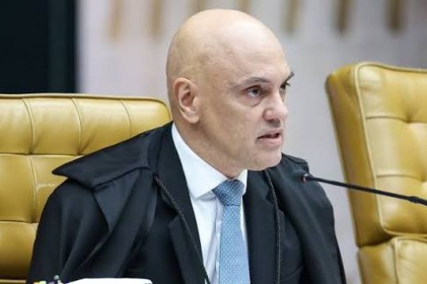 Moraes determina emissão de mandado de prisão contra Eduardo Bolsonaro